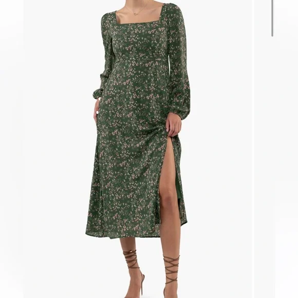 AUGUST SKY
Floral Long Sleeve
Midi Dress - Picture 5 of 8